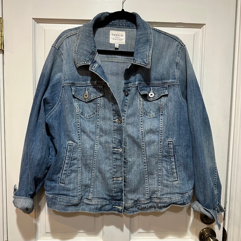 Torrid Jacket Women 2 Plus Blue Trucker Denim Jeans Button Down Moto Stretch